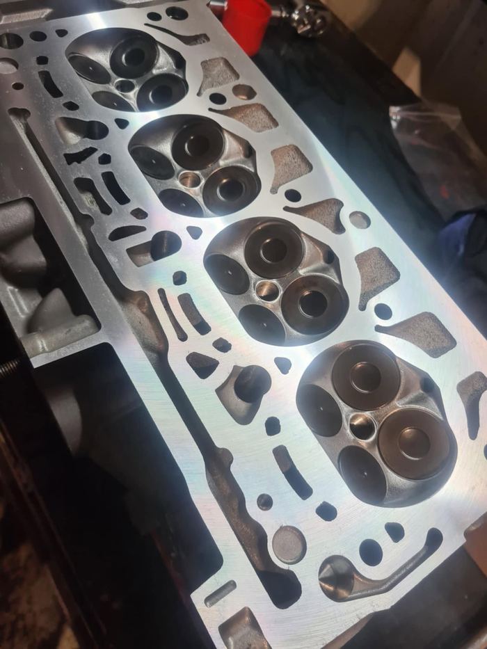 Cylinder head close-up